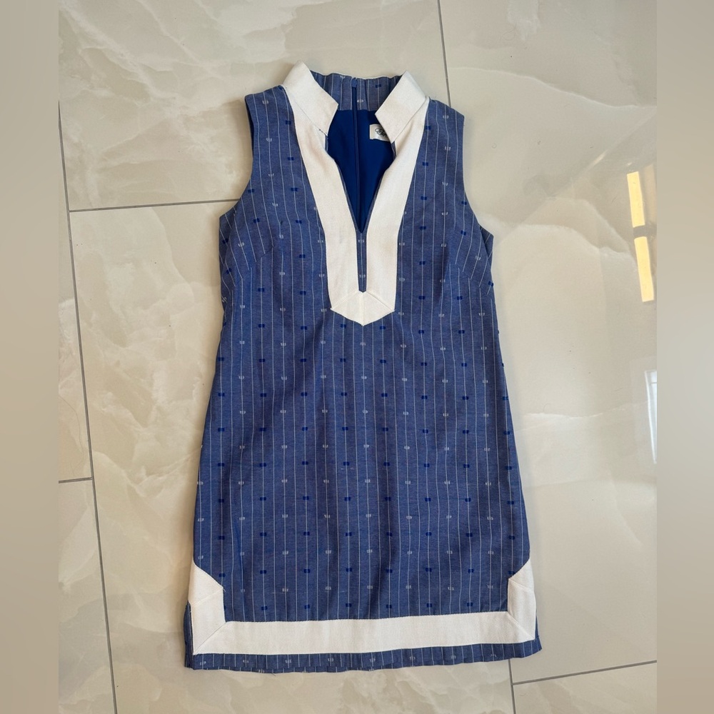 Eliza J Size 8 Blue and White Sleeveless Dress